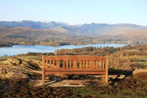 Lindeth Drive, Longtail Hill, Bowness-on-Windermere, Cumbria LA23 3JF, England.