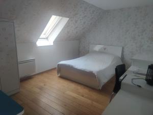 Chambre privée à Bobigny -Salle de bain et toilettes communes, pas de cuisine, check-in après 19h