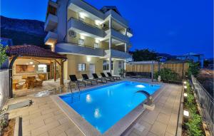 Amazing Apartment In Kastel Gomilica