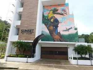 Sunset 205, sleeps six, next door to the pool, 100m to the beach! - Pochotal