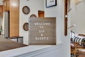 Downtown Paso: Sip N Sleepz 3 Bed/2.5 Bath