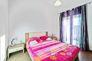 Seaside family friendly house with a swimming pool Razanj, Rogoznica - 19735