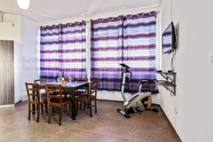 Seaside family friendly house with a swimming pool Razanj, Rogoznica - 19735