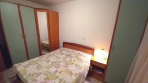 Apartments with parking space Makarska - 19756