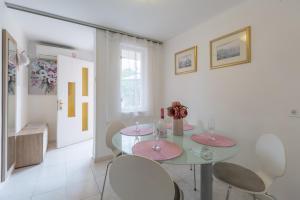 Apartments with a parking space Umag - 19741