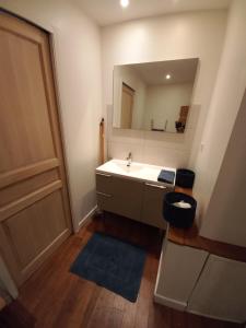 T2 60m² vue panoramique sur port et mer