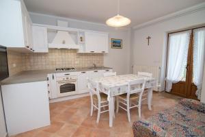 Apartments with a parking space Mali Losinj, Losinj - 19825