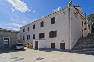 Apartments by the sea Veli Losinj, Losinj - 19782 