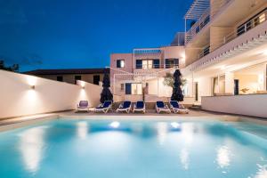 Seaside apartments with a swimming pool Selce, Crikvenica - 19899