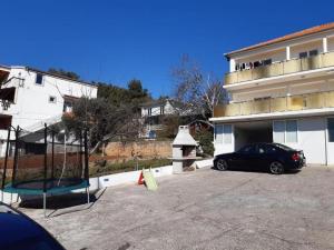 Family friendly apartments with a swimming pool Bibinje Zadar  19774