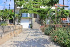 Apartments by the sea Vinisce, Trogir - 19847