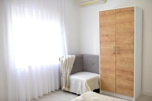 Apartments with parking space Makarska - 19795