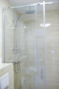 Apartments with parking space Makarska - 19795