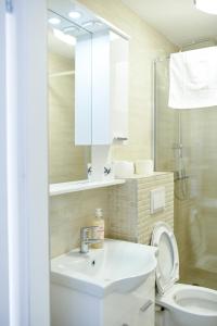 Apartments with parking space Makarska - 19795