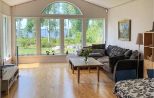 Beautiful Home In Tived With Wifi