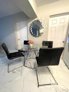 3 miles to Siesta Key #1 Beach in America