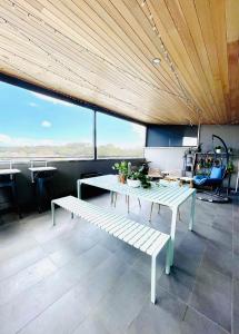 734 apartment-2 bedroom and 2 bathroom accommodation, sleeps 4