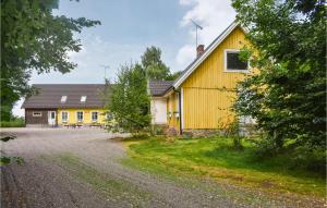 Amazing home in Örkelljunga with WiFi and 6 Bedrooms