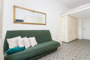 Limanowskiego Stare Pogórze Mezzanine Apartment by Renters