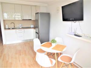 Amazing modern apartment, free WIFI, international TV and VoD, center of Las Americas