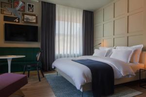 Bona Fide Main Square Designer Apartments 