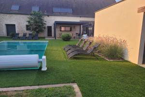 Maisons de vacances Maison avec piscine pour 10 adultes et 8 enfants ou ados : photos des chambres