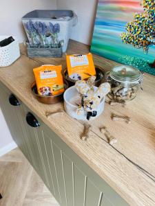 Willow Lodge with Hot Tub