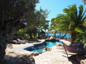 Appart'hotels Maranatha Porto Vecchio, Residence de charme, Pieds dans l'eau : photos des chambres