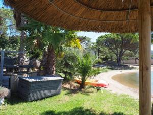 Appart'hotels Maranatha Porto Vecchio, Residence de charme, Pieds dans l'eau : photos des chambres