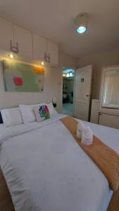 cozy 2 Bedrooms one oasis fullyfurnished back SM Mall Ecoland