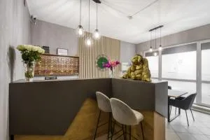 Hostel Stara Praga Południe-Krokodyl-Apartmenty-Czapelska24 - Marki