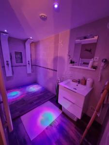 B&B / Chambres d'hotes Chambres d'hotes au plaisir des bulles avec jacuzzi privatif : photos des chambres