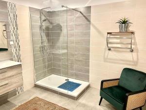 Walnut Gite Sleeps 2 with Terrace