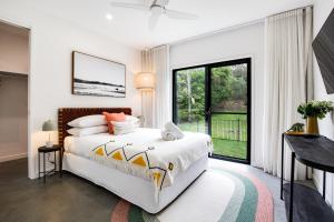 Luxury Modern 4 BR Pet Friendly Family Beach Home