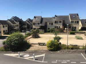 Maisons de vacances Petite maison avec piscine a 500m de la plage : photos des chambres