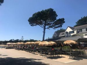 Maisons de vacances Petite maison avec piscine a 500m de la plage : photos des chambres