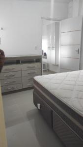 Casa com garagem 900 metros do mar