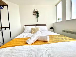 Stylish 2 bed flat in Basingstoke By 20Property Stays Short Lets & Serviced Accommodation