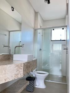 Maravilhoso apto, a 290 metros da praia do Canto Grande! Lindo!