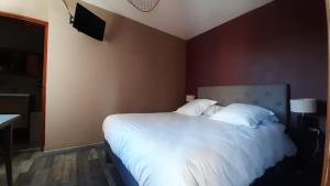 Hotels Logis Hotel Restaurant Le 1050 : photos des chambres