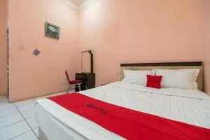 RedDoorz near Silangit International Airport - Halangan