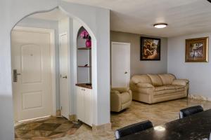 Tritons Place-Half Acre Oceanfront Paradise With Private Pool, Jacuzzi, Fire Pit, Beach Access