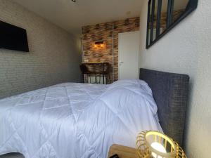 Studio avec balcon, vue sur jardins et cathédrale