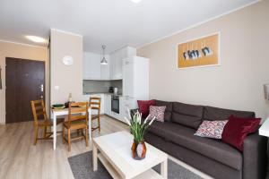 Czarnieckiego Apartment with Balcony Poznań by Noclegi Renters