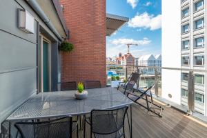 Waterlane Riverside SPA, Pool & Gym by Downtown Apartments