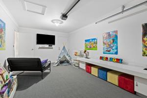 Ocean Dreams- Perfect whole family getaway! Kids Games room, Pet friendly!