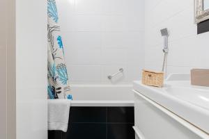 Sopot Mazowiecka Apartment by Renters