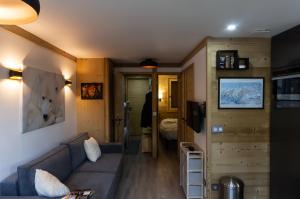 Courchevel 1550 - SUPERBE appartement SKIS AUX PIEDS !