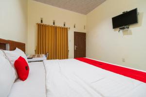 RedDoorz @ Aldos Villa Silangit