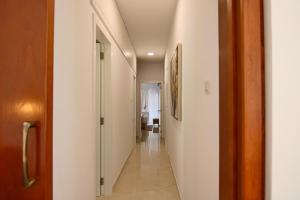 Phaedrus Living: City View Luxury Flat Androcleous